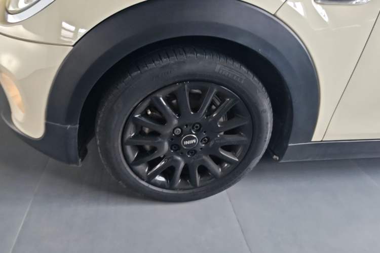 Used MINI 2018 1.5T COOPER Classic Edition Five-Door Version Left Front Wheel Hub