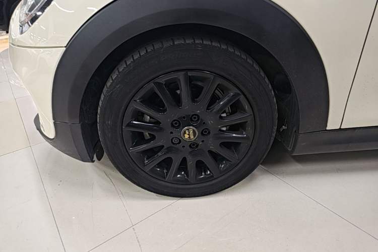 Used MINI 2018 1.5T ONE PLUS Left Front Wheel Hub