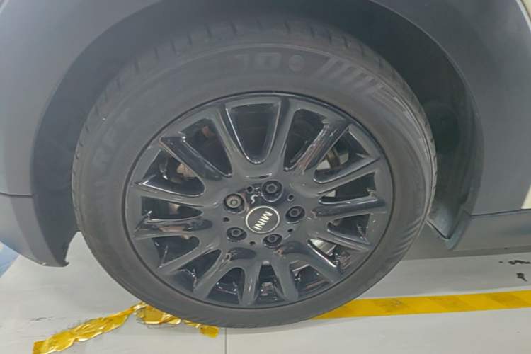 Used MINI 2018 1.5T ONE PLUS Left Front Wheel Hub