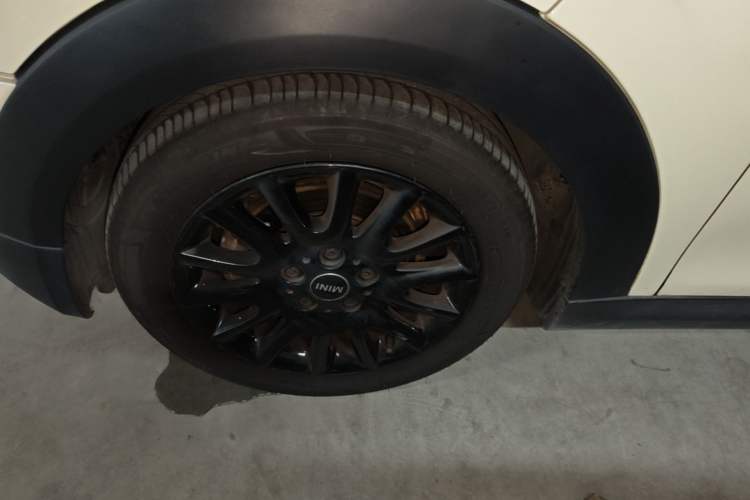 Used MINI 2018 1.5T ONE PLUS Left Front Wheel Hub