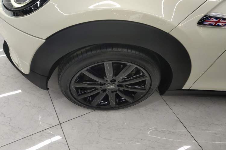 Used MINI 2018 1.5T COOPER Artist Five-Door Edition Left Front Wheel Hub