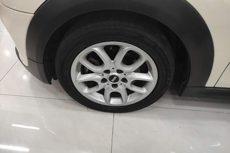Used MINI 2018 1.5T ONE PLUS Left Front Wheel Hub