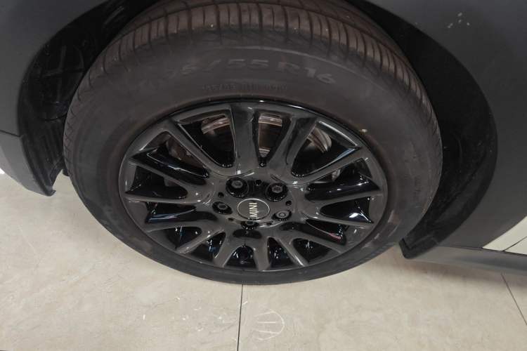 Used MINI 2018 1.5T ONE PLUS Left Front Wheel Hub
