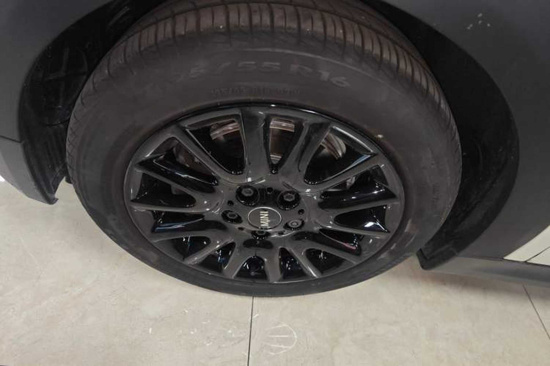 Used MINI 2018 1.5T ONE PLUS Left Front Wheel Hub