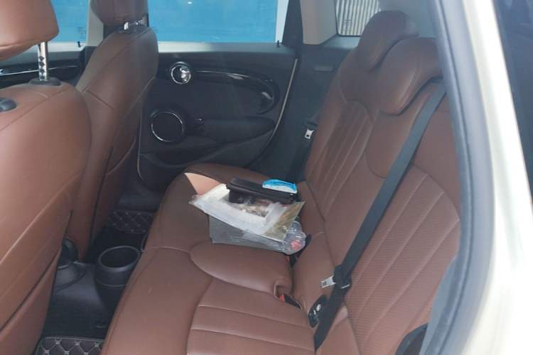 Used MINI 2018 1.5T ONE PLUS Five-Door Edition Left Rear Seat