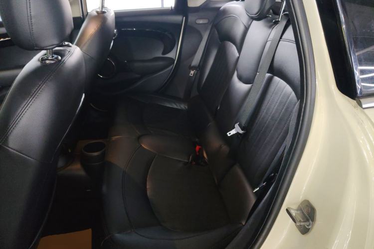 Used MINI 2018 1.5T ONE PLUS Five-Door Edition Left Rear Seat