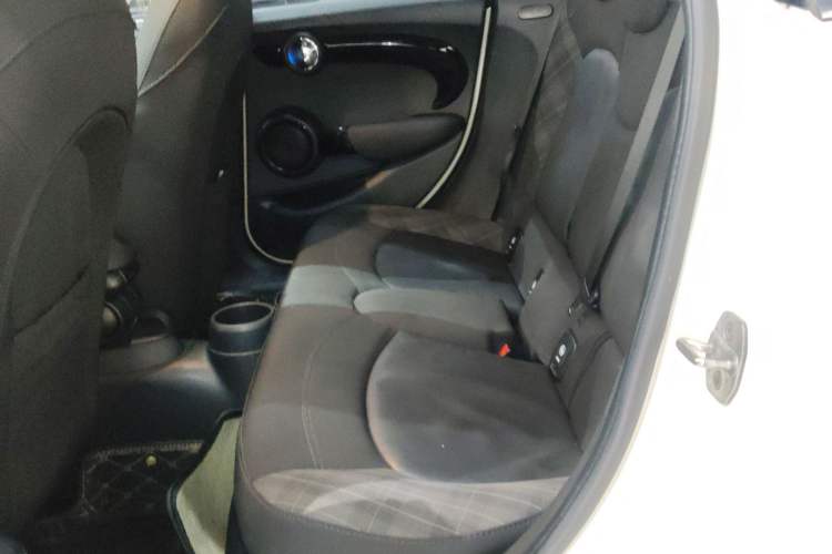 Used MINI 2018 1.5T COOPER Classic Edition Five-Door Version Left Rear Seat