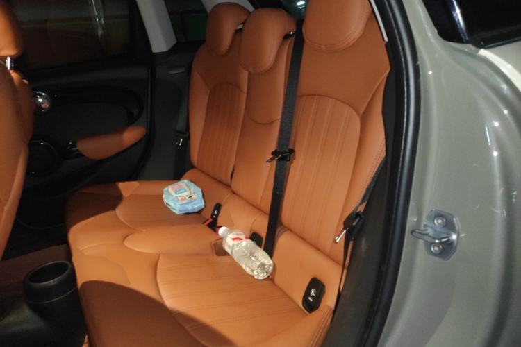 Used MINI 2018 1.5T COOPER Classic Edition Five-Door Version Left Rear Seat