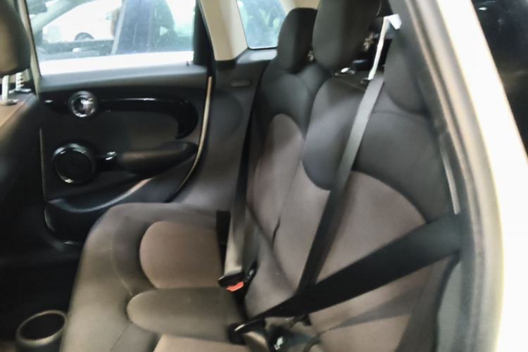 Used MINI 2018 1.5T ONE PLUS Five-Door Edition Left Rear Seat