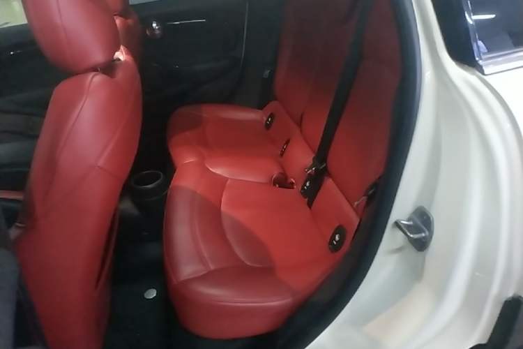 Used MINI 2018 1.5T COOPER Classic Edition Five-Door Version Left Rear Seat