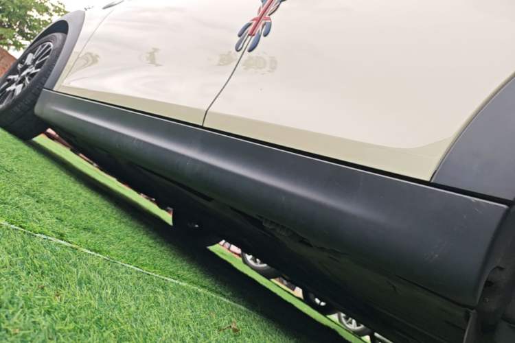 Used MINI 2018 1.5T COOPER Classic Edition Five-Door Version Left Side Sill