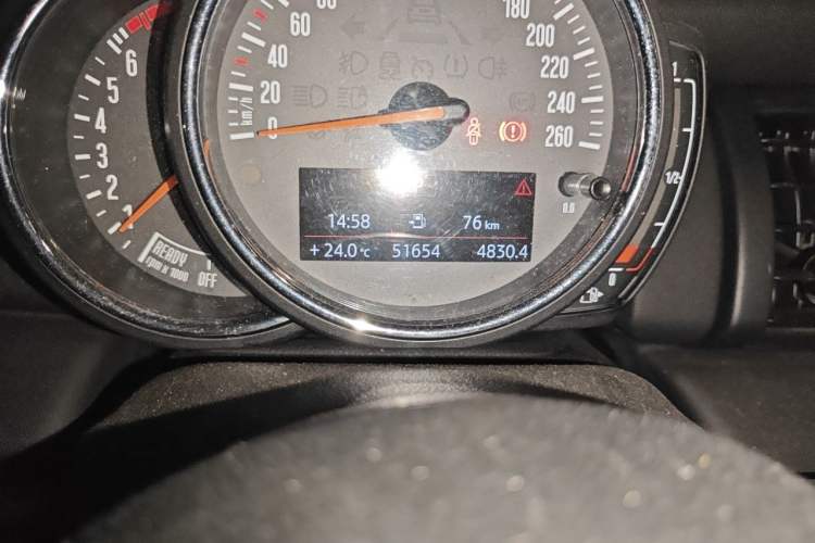 Used MINI 2018 1.5T ONE Five-Door Edition Odometer Close Up