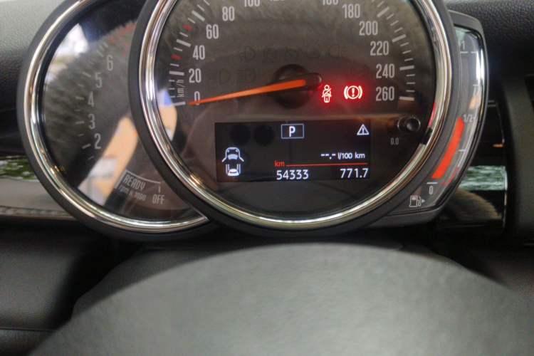Used MINI 2018 1.5T COOPER Classic Edition Odometer Close Up