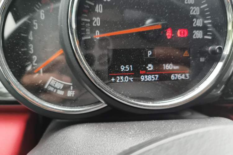 Used MINI 2018 1.5T ONE PLUS Odometer Close Up