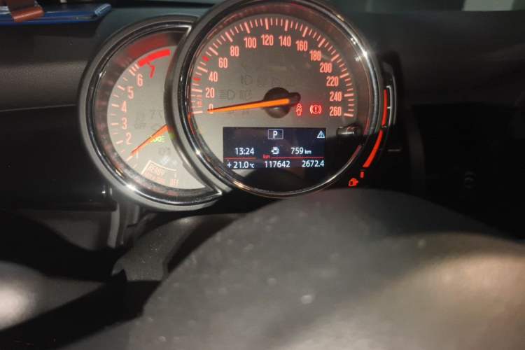Used MINI 2018 1.5T COOPER Classic Edition Odometer Close Up
