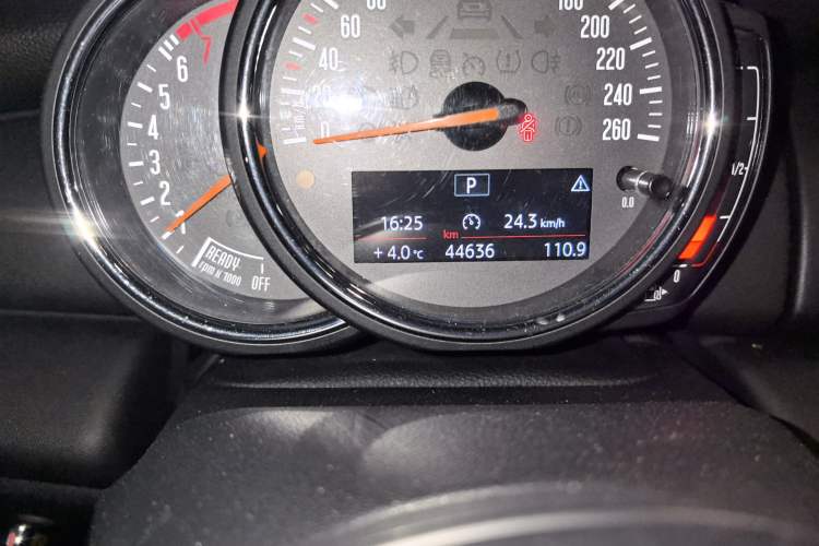 Used MINI 2018 1.5T ONE Five-Door Edition Odometer Close Up