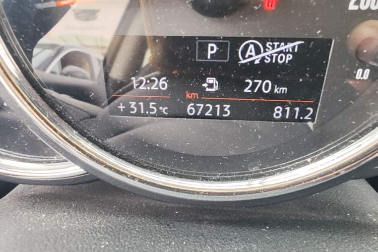 Used MINI 2018 1.5T ONE Odometer Close Up