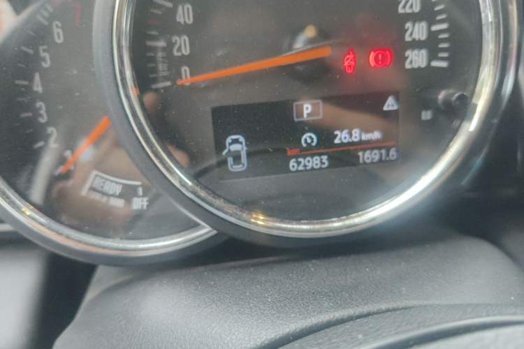 Used MINI 2018 1.5T COOPER Classic Edition Five-Door Version Odometer Close Up