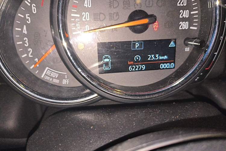 Used MINI 2018 1.5T ONE Five-Door Edition Odometer Close Up