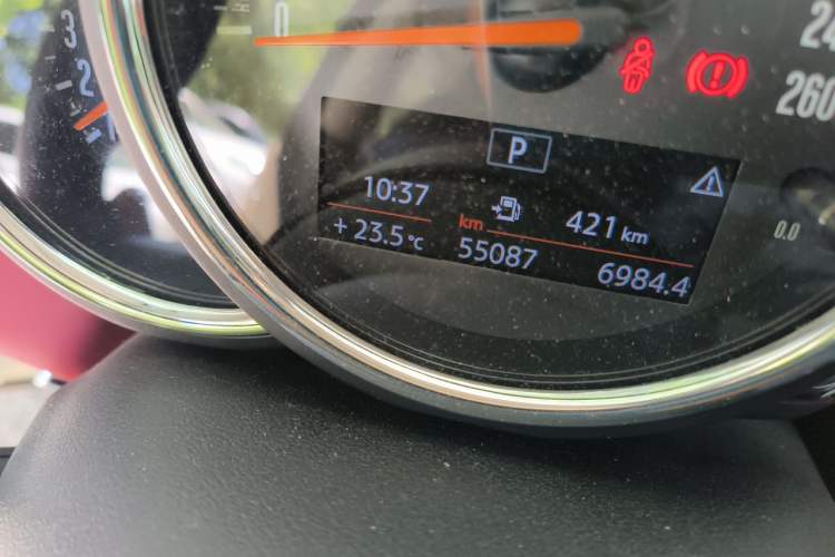 Used MINI 2018 1.5T COOPER Classic Edition Odometer Close Up