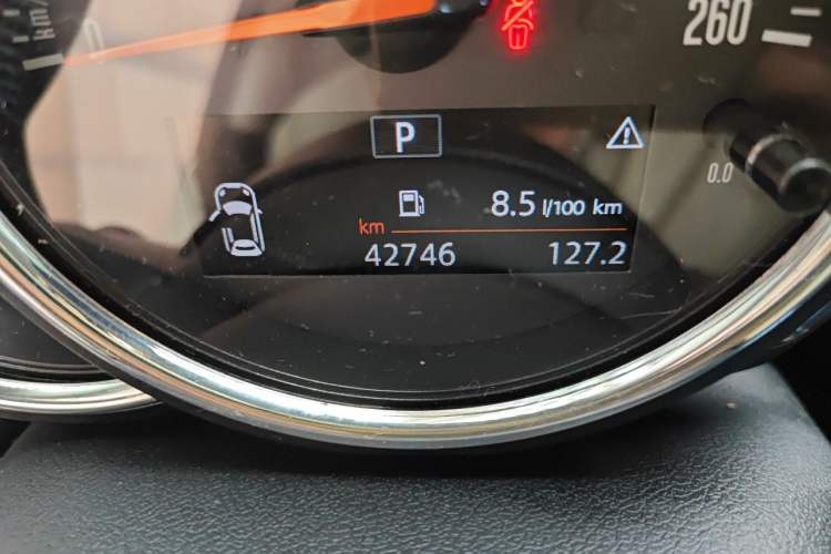 Used MINI 2018 1.5T ONE PLUS Odometer Close Up