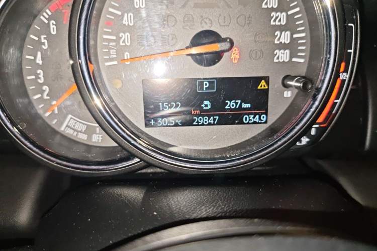 Used MINI 2018 1.5T COOPER Classic Edition Five-Door Version Odometer Close Up