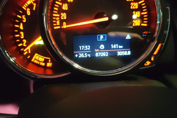 Used MINI 2018 1.5T ONE Five-Door Edition Odometer Close Up