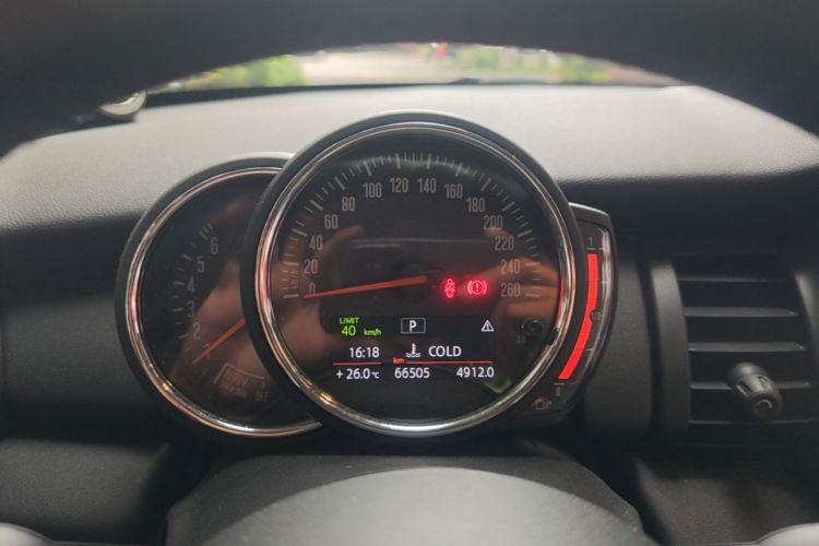 Used MINI 2018 1.5T ONE Odometer Close Up