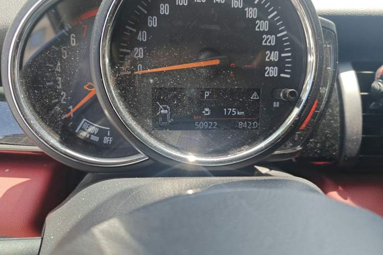 Used MINI 2018 1.5T ONE PLUS Five-Door Edition Odometer Close Up