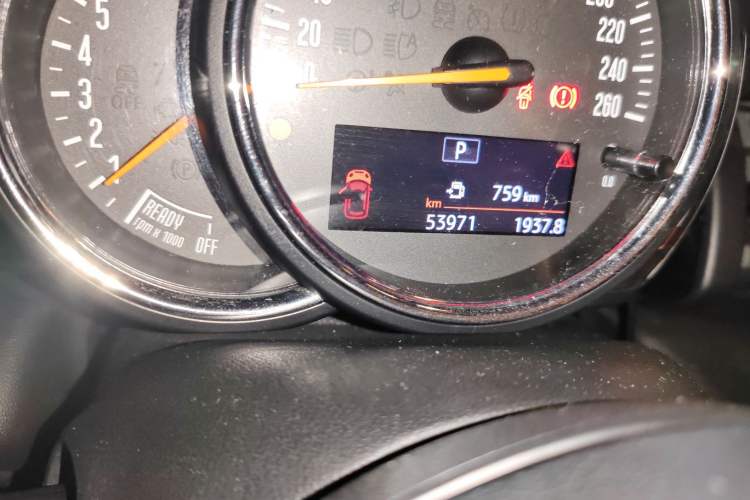 Used MINI 2018 1.5T ONE PLUS Odometer Close Up