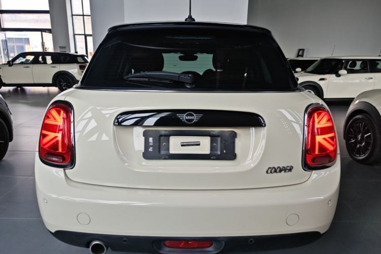 Used MINI 2018 1.5T COOPER Classic Edition Five-Door Version Rear