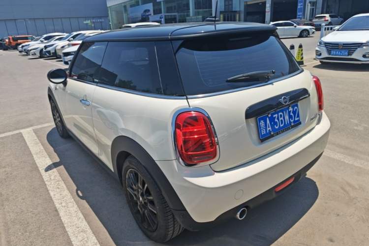 Used MINI 2018 1.5T COOPER Classic Edition Rear Left 45 Deg