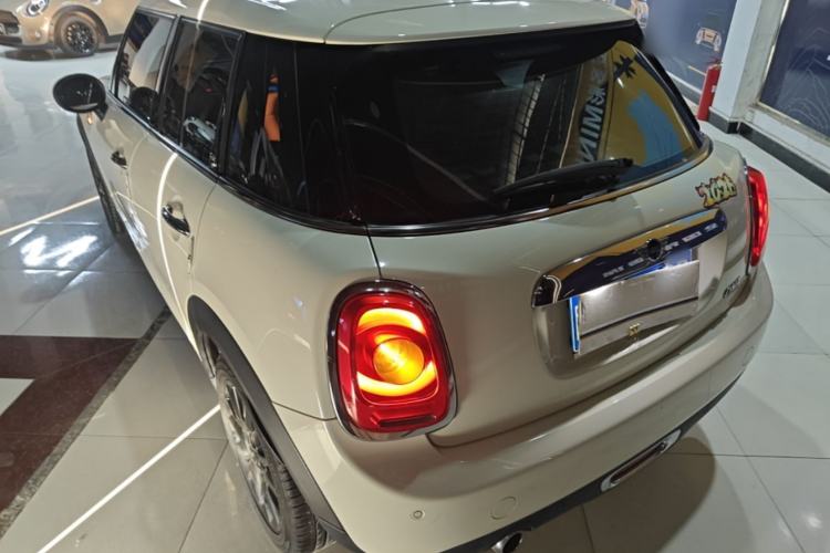 Used MINI 2018 1.5T ONE PLUS Five-Door Edition Rear Left 45 Deg