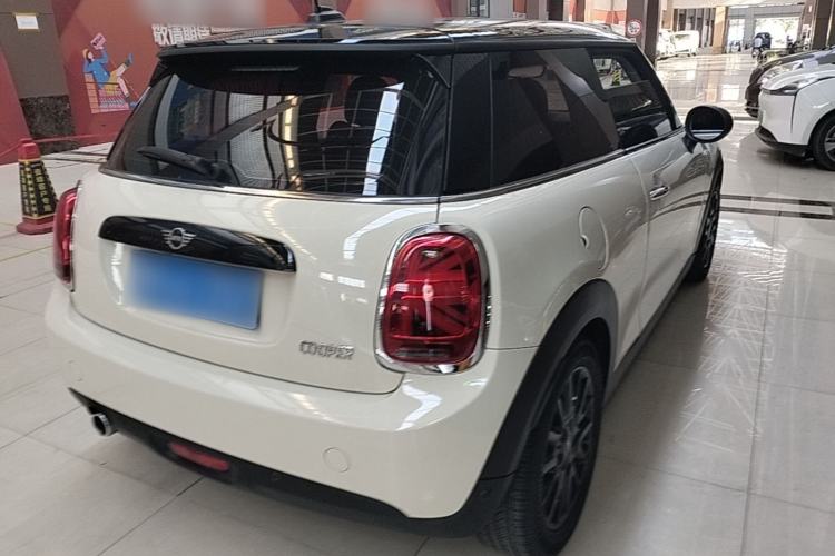 Used MINI 2018 1.5T COOPER Classic Edition Rear Right 45 Deg