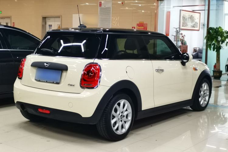 Used MINI 2018 1.5T ONE Rear Right 45 Deg