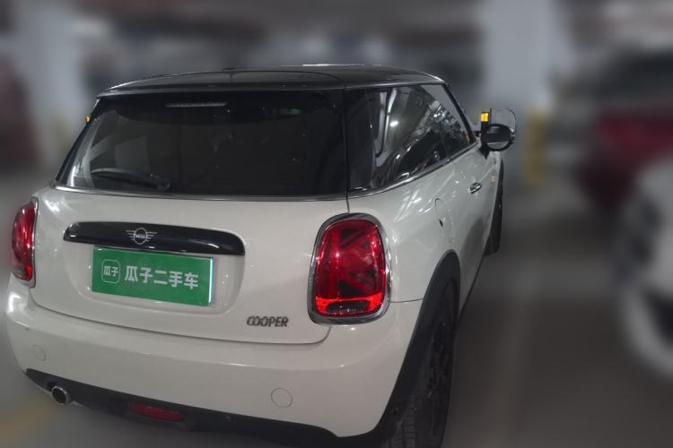 Used MINI 2018 1.5T COOPER Classic Edition Rear Right 45 Deg