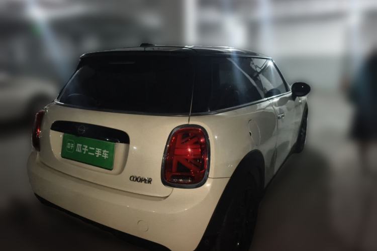 Used MINI 2018 1.5T COOPER Classic Edition Rear Right 45 Deg