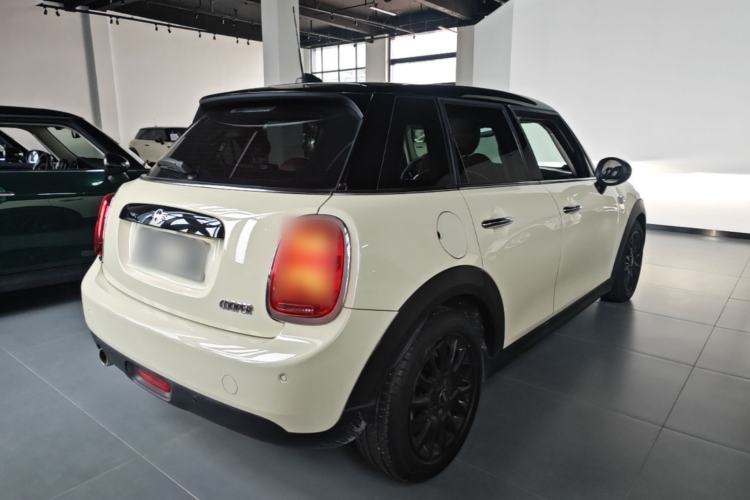 Used MINI 2018 1.5T COOPER Classic Edition Five-Door Version Rear Right 45 Deg