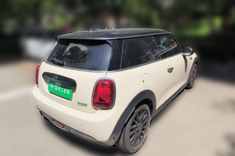 Used MINI 2018 1.5T COOPER Classic Edition Rear Right 45 Deg