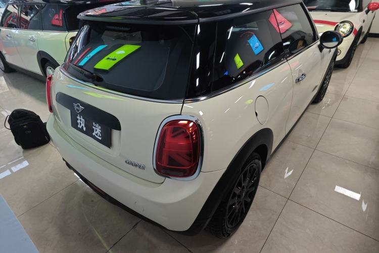 Used MINI 2018 1.5T COOPER Classic Edition Rear Right 45 Deg