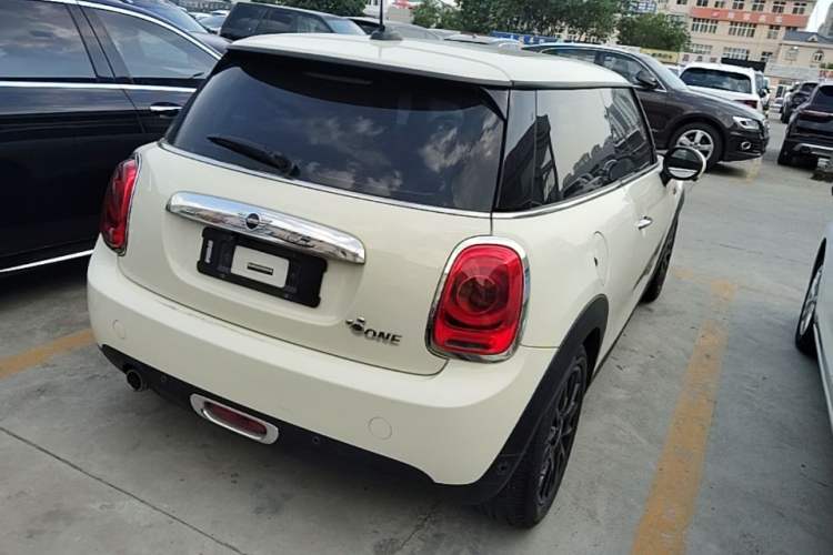 Used MINI 2018 1.5T ONE PLUS Rear Right 45 Deg
