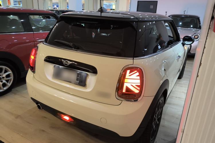 Used MINI 2018 1.5T COOPER Classic Edition Rear Right 45 Deg