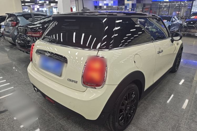 Used MINI 2018 1.5T COOPER Classic Edition Rear Right 45 Deg