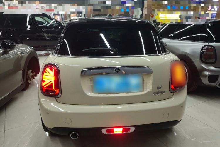 Used MINI 2018 1.5T COOPER Artist Five-Door Edition Rear