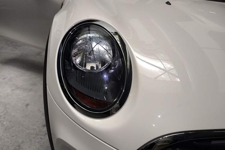 Used MINI 2018 1.5T ONE Five-Door Edition Right Front Headlight