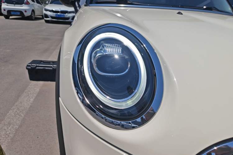Used MINI 2018 1.5T COOPER Classic Edition Right Front Headlight