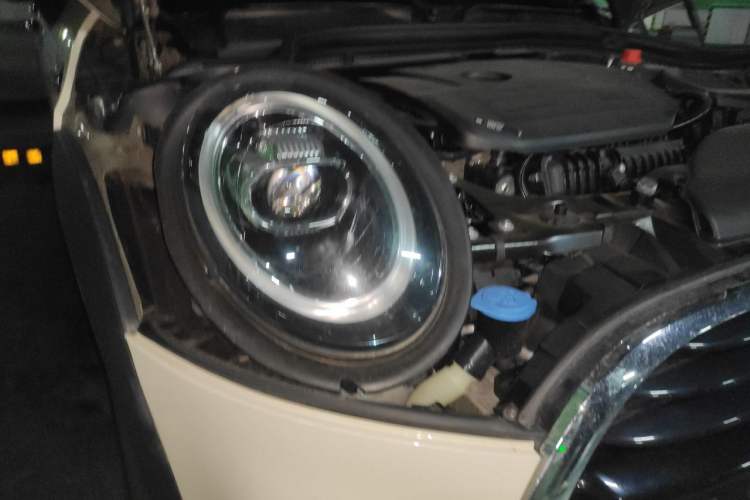 Used MINI 2018 1.5T COOPER Classic Edition Five-Door Version Right Front Headlight