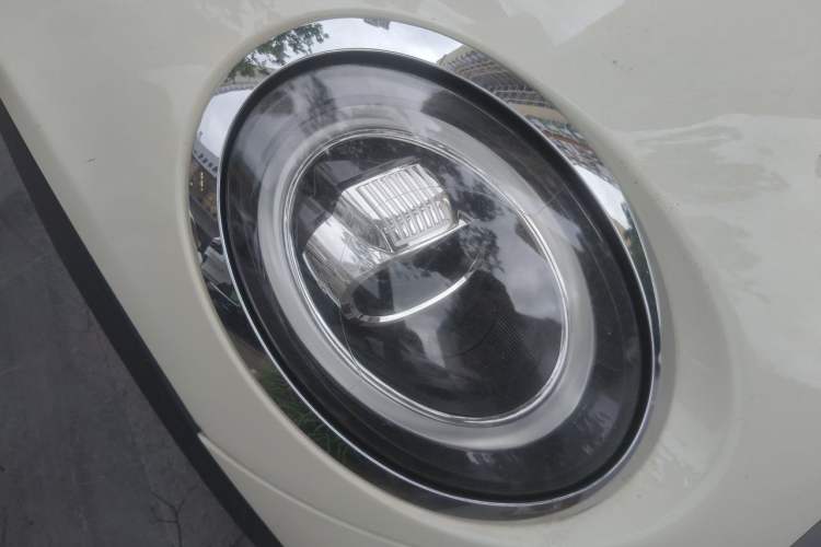 Used MINI 2018 1.5T COOPER Classic Edition Five-Door Version Right Front Headlight