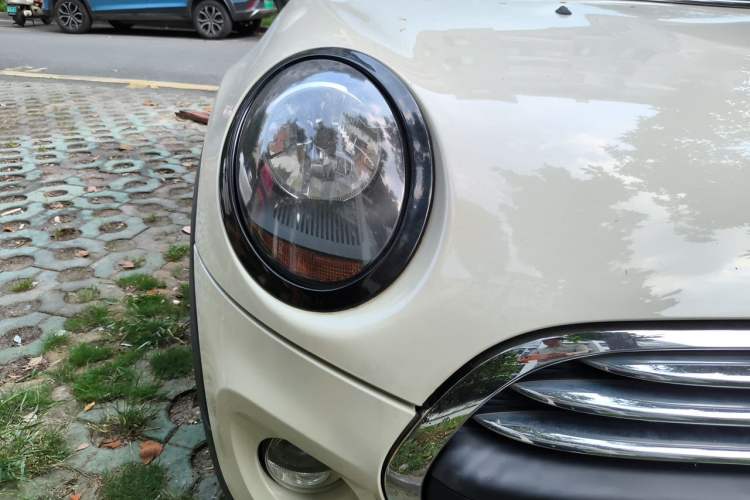 Used MINI 2018 1.5T ONE PLUS Five-Door Edition Right Front Headlight