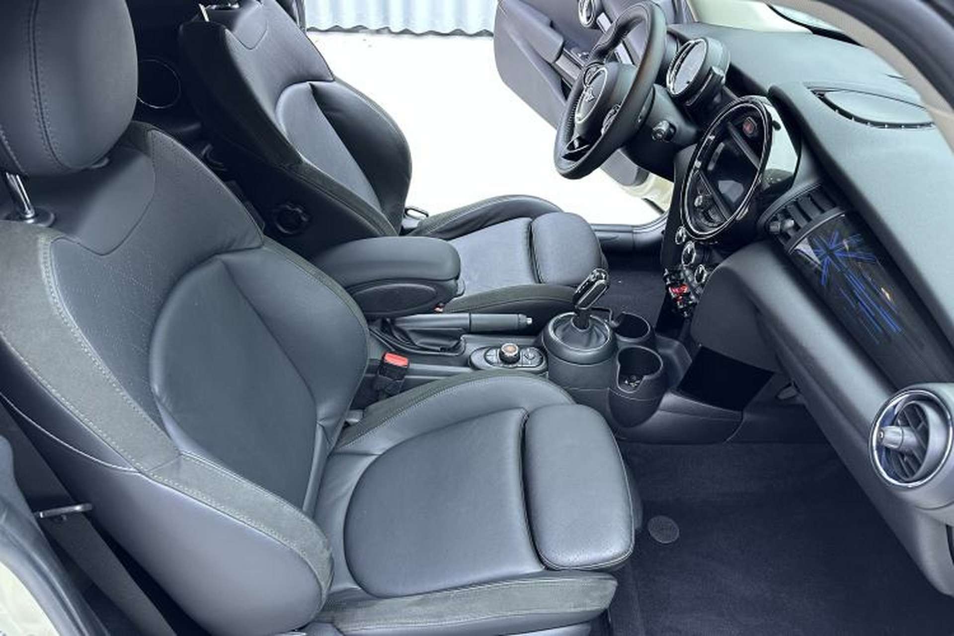 Used MINI 2018 1.5T COOPER Artist Right Front Seat